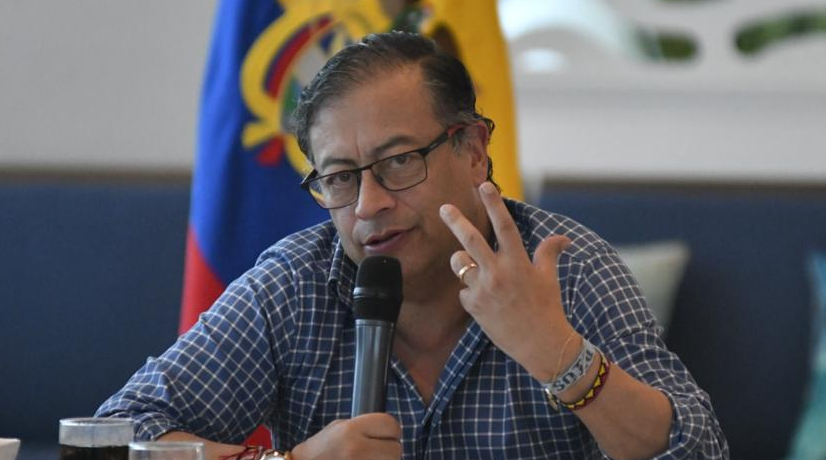 "No ha dicho mentiras": Petro defiende a Minsalud por declaraciones sobre vacunas del Covid-19