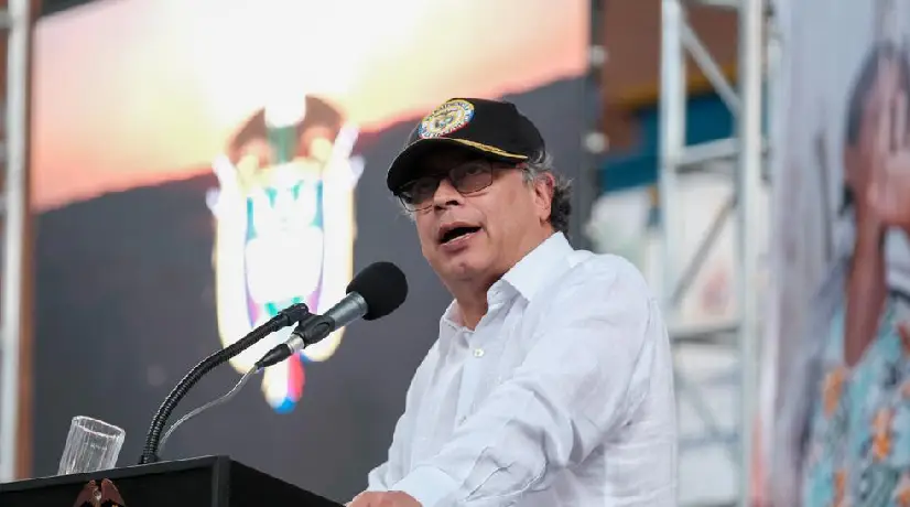 Encuesta primer año Gobierno Petro: 48,8 % de colombianos tienen una imagen positiva del presidente