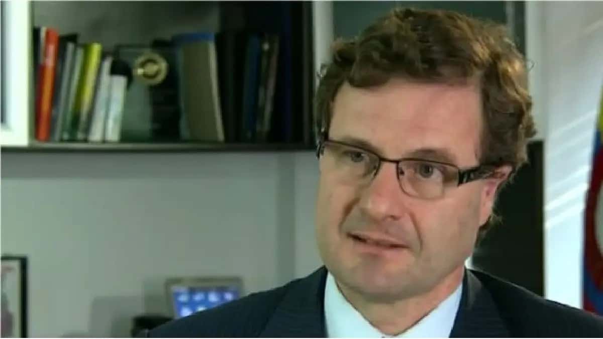 Procuraduría inhabilita por 18 años a exdirector de ANI