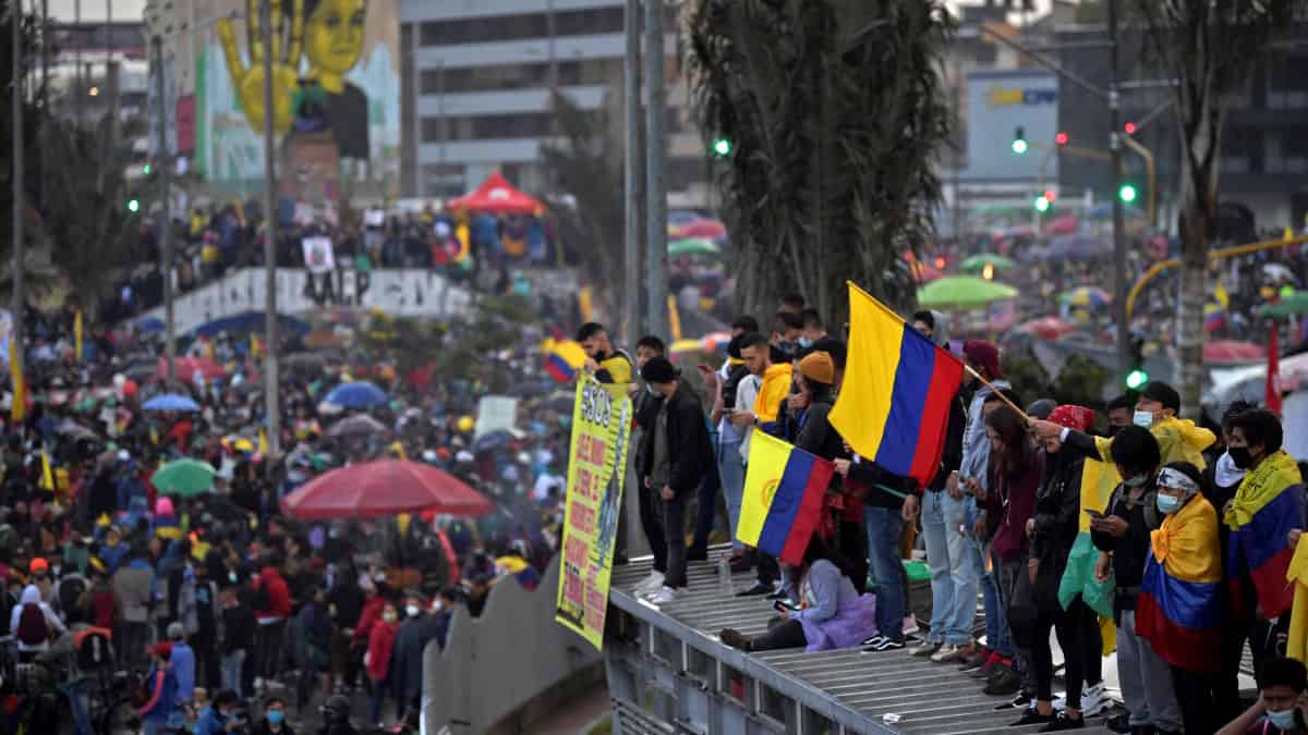 Foto: AFP. Protestas en el sector de Héroes, en Bogotá