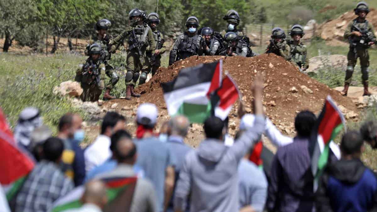 Disturbios en Jerusalén dejan más de 100 personas heridas