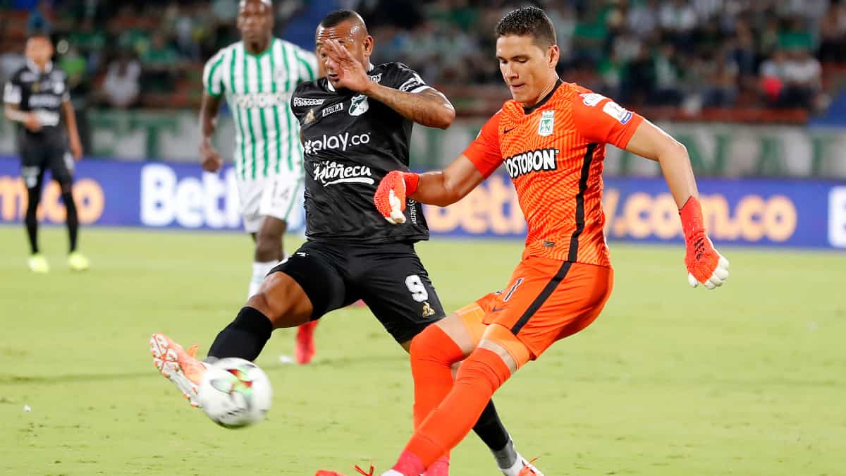 Aldair Quintana, arquero de Nacional