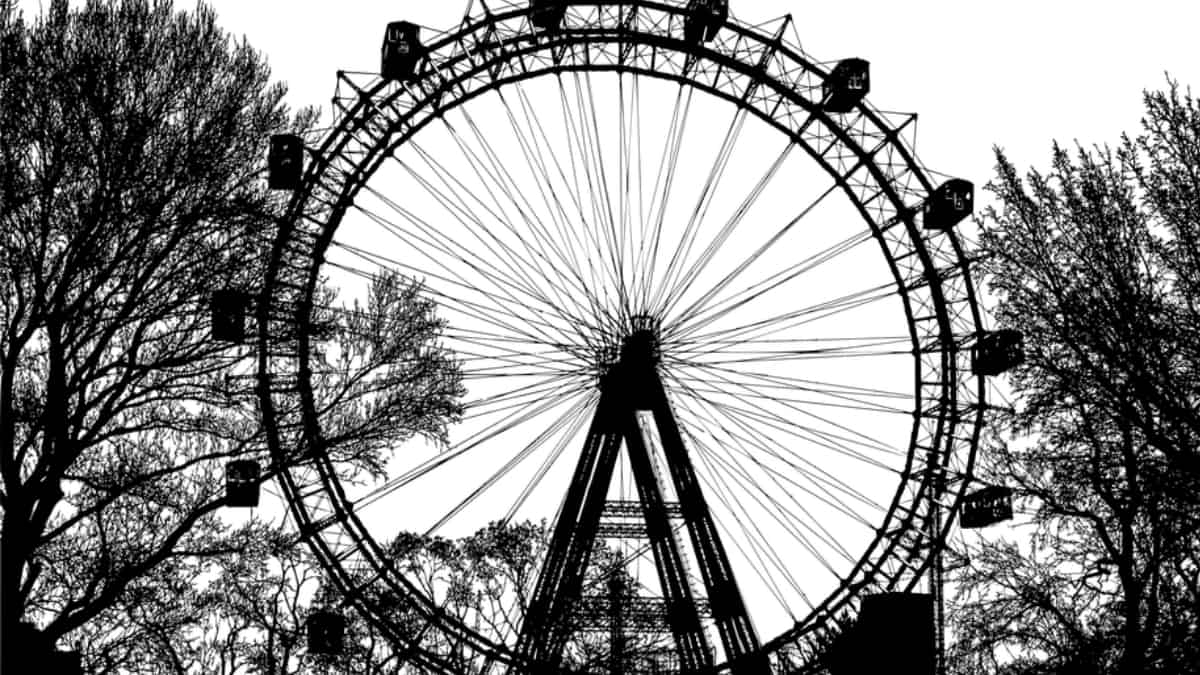 Falla en atracción mecánica casi termina en tragedia