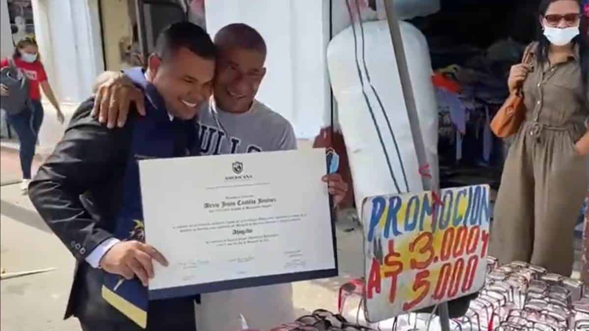 "A punta de gafas" hoy es abogado