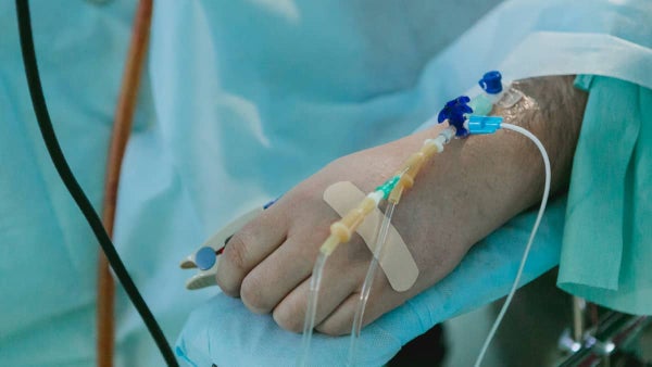 Procuraduría suspende durante tres meses a interventores de Savia Salud y EPS SOS