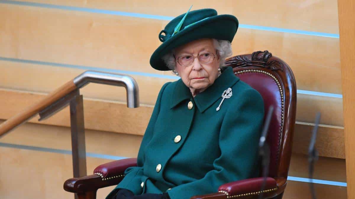 Reina Isabel cancela cena navideña para prevenir casos de ómicron