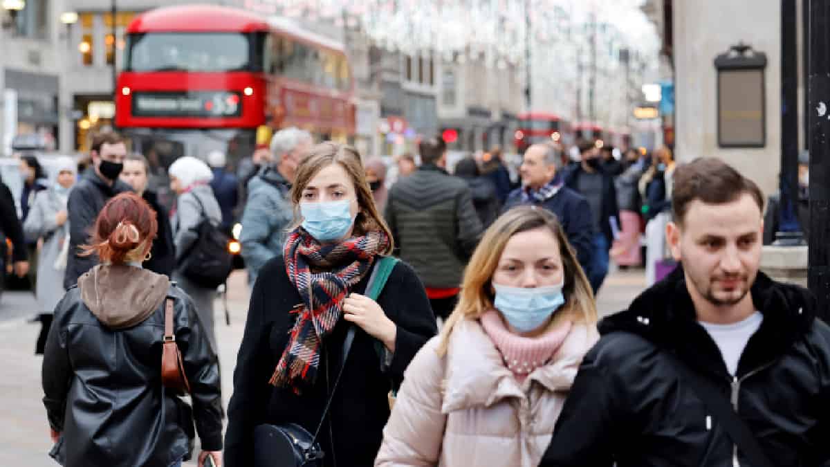 Reino Unido registra récord de nuevos casos diarios por ómicron