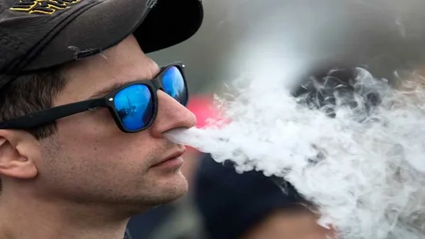 Reino Unido entregará un millón de vapeadores a fumadores de cigarrillos