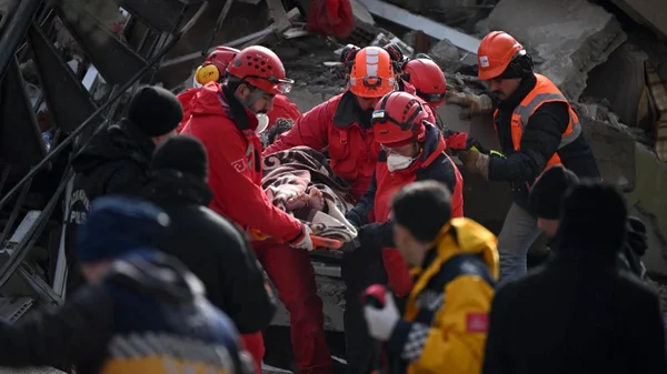 Recién nacidos e incrustados en concreto: valentía de niños rescatados en Turquía y Siria Recién nacidos e incrustados en concreto: valentía de niños rescatados en Turquía y Siria