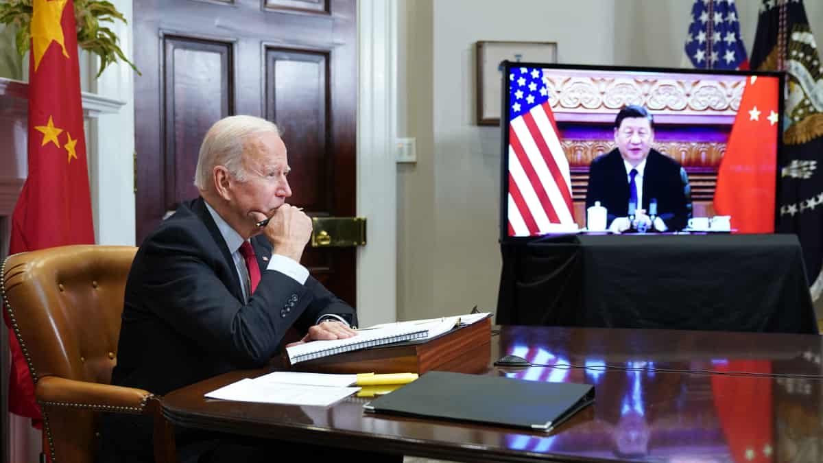 Joe Biden habla con Xi Jinping para que China a distanciarse de Rusia