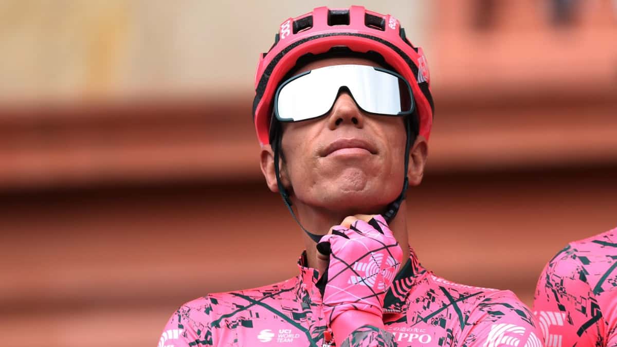 Rigoberto Urán confirmó fractura en el hombro por caída Tour Romandía