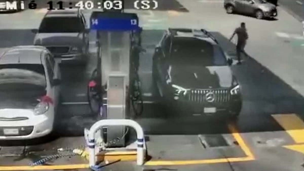 Video: ladrón intentó robarse un Rolex y salió atropellado