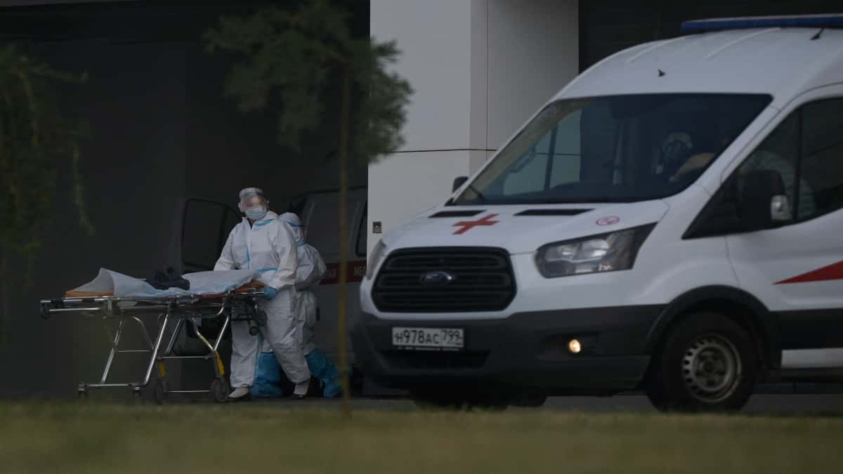 Rusia registra nuevamente cifras altas en muertes por covid.