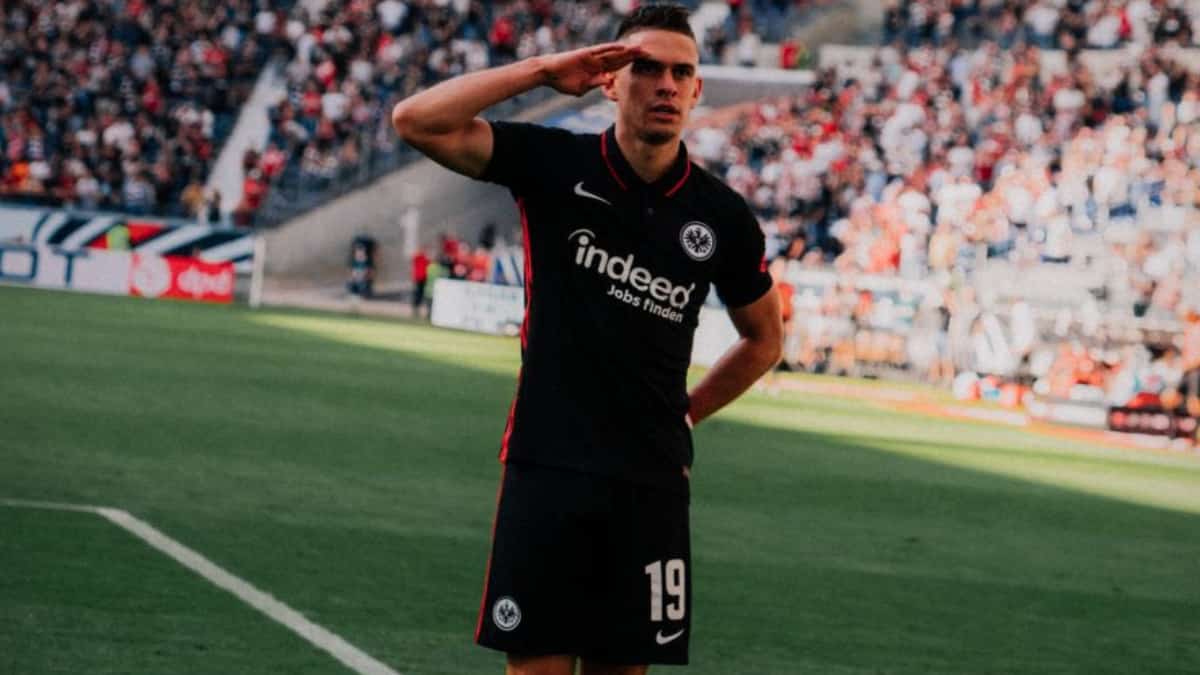 Rafael Santos Borré es criticado por la prensa de Alemania