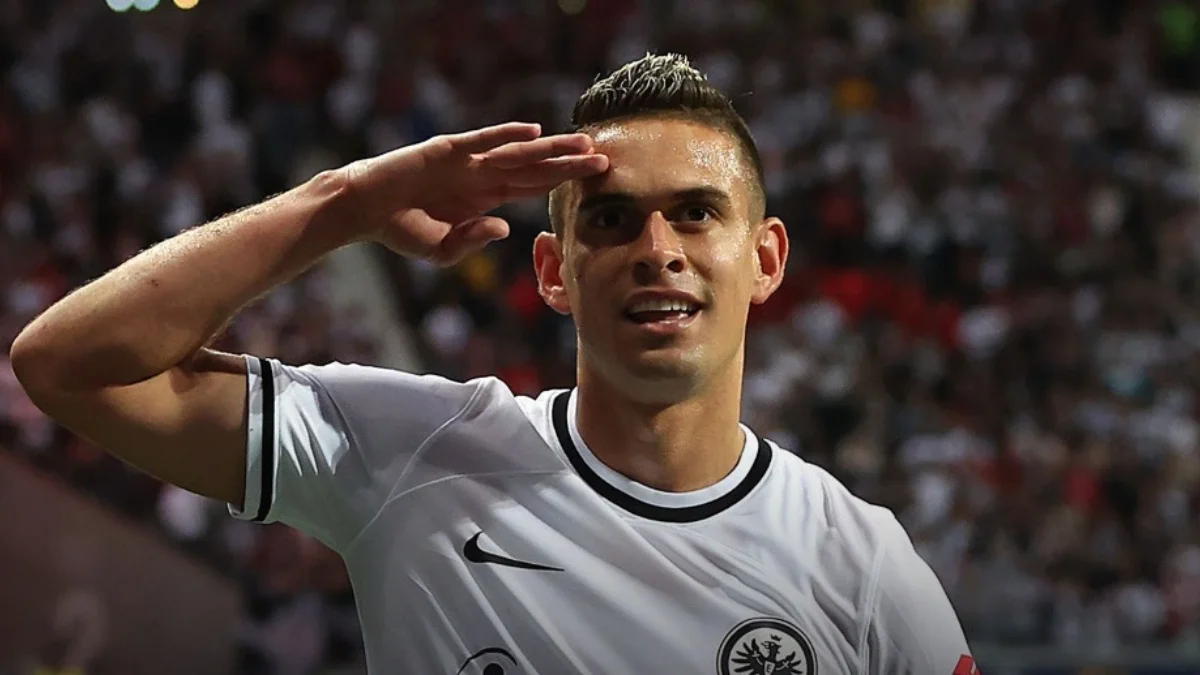 Santos Borré ofertas para salir de Frankfurt