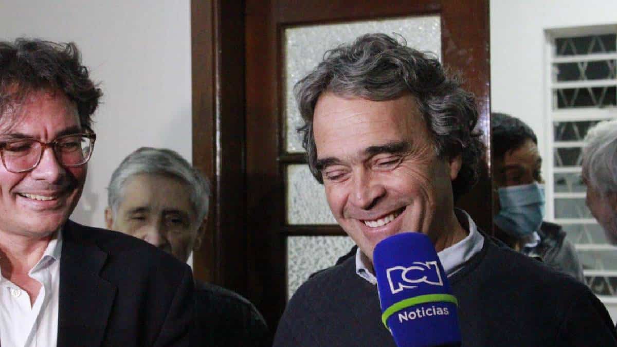 Sergio Fajardo calificó como "dañina" a Betancourt en su Coalición