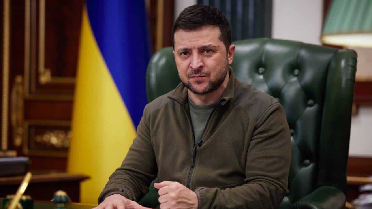 Invasión de Rusia deja "1.300" ucranianos muertos, lamentó Zelenski