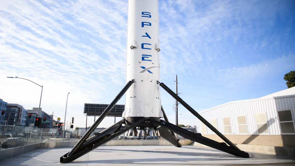 SpaceX lanzará al espacio el primer vuelo con tripulación civil.
