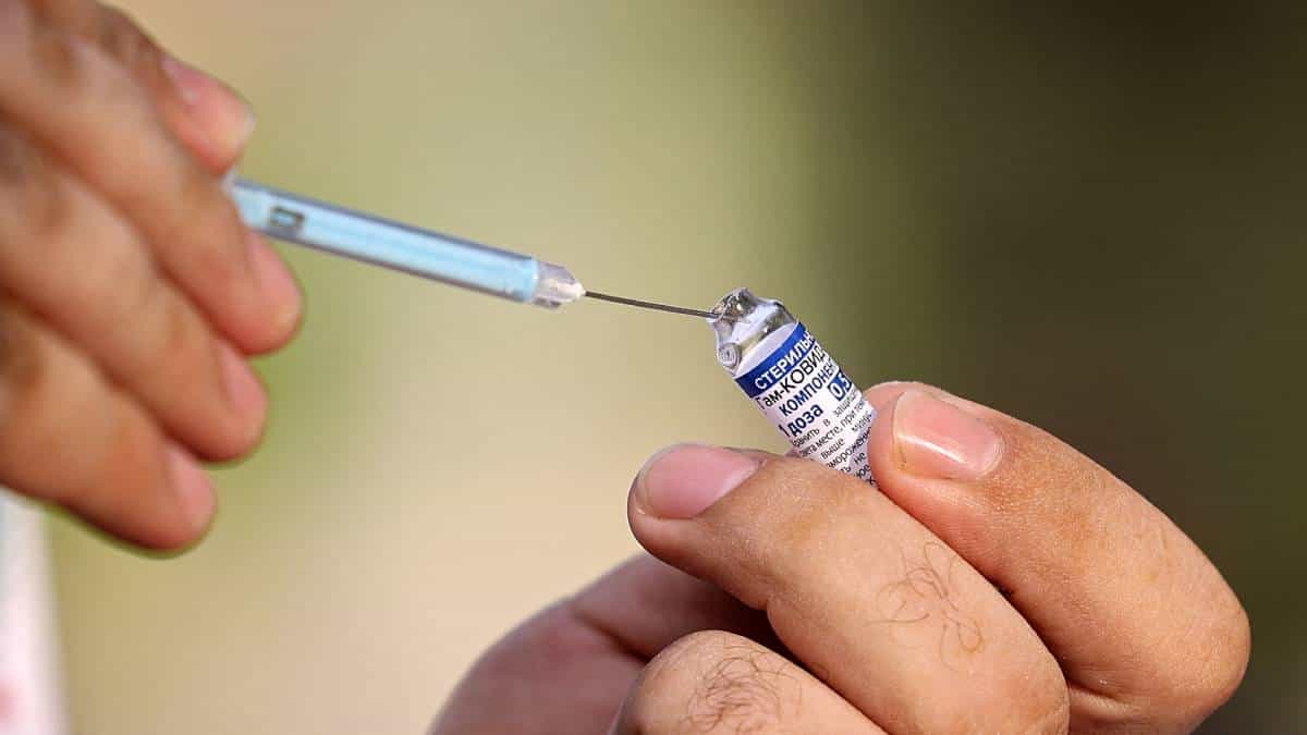 Vacuna Sputnik V estaría cerca de ser registrada ante la OMS