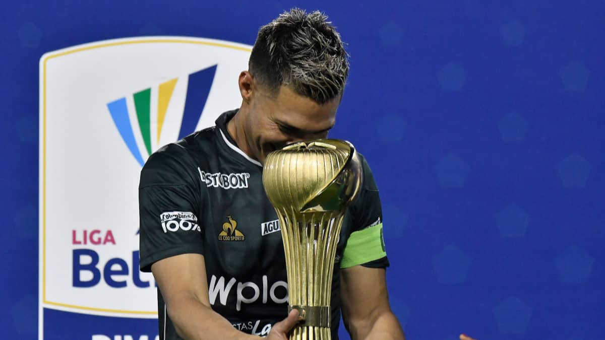 Teófilo Gutiérrez cantó salsa y tomó fernet