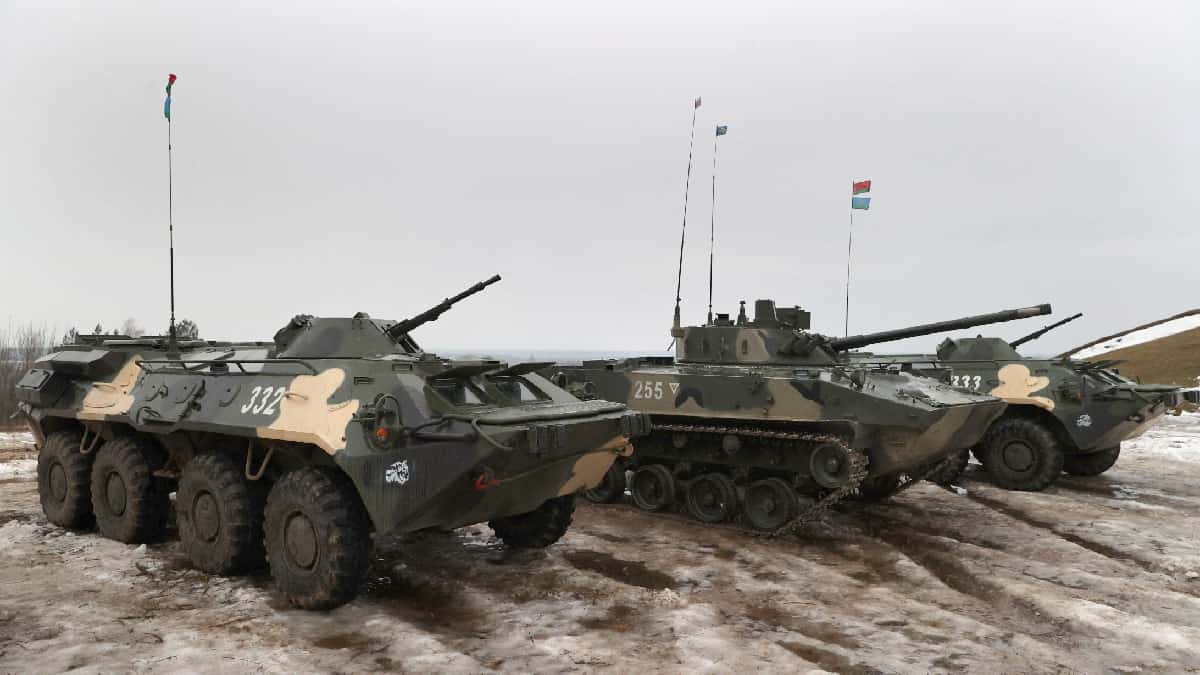 Rusia anuncia nuevas retiradas de tropas de la frontera con Ucrania