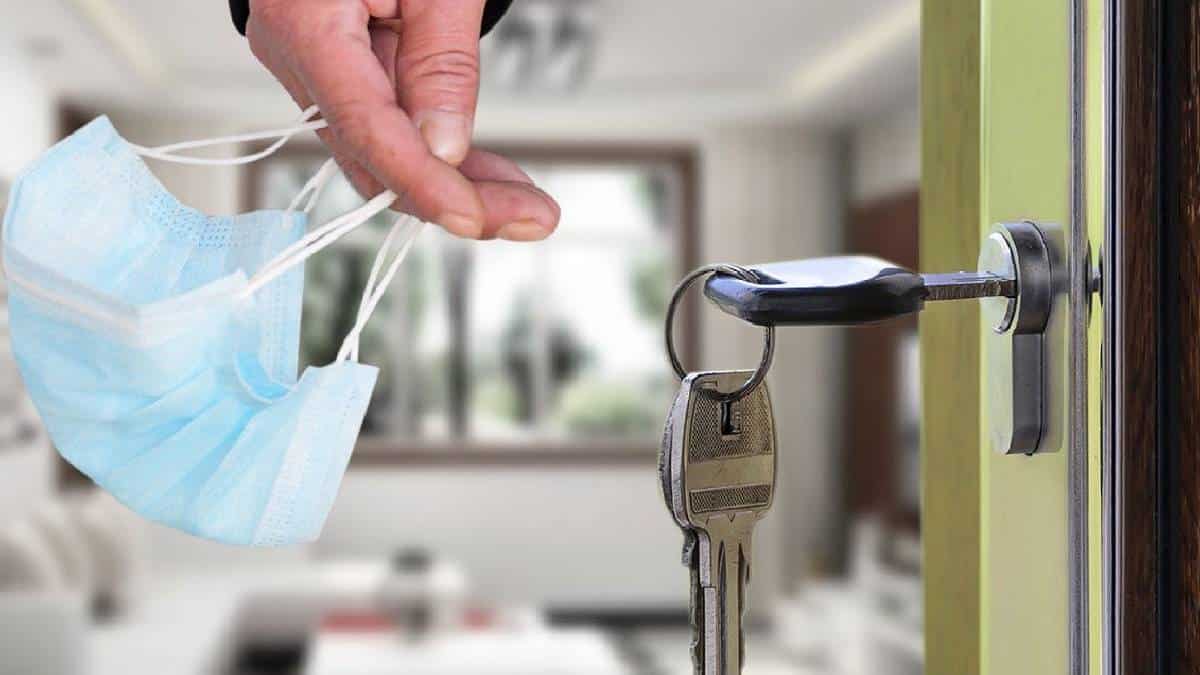 Israel: reinstauran el uso de tapabocas en lugares públicos cerrados