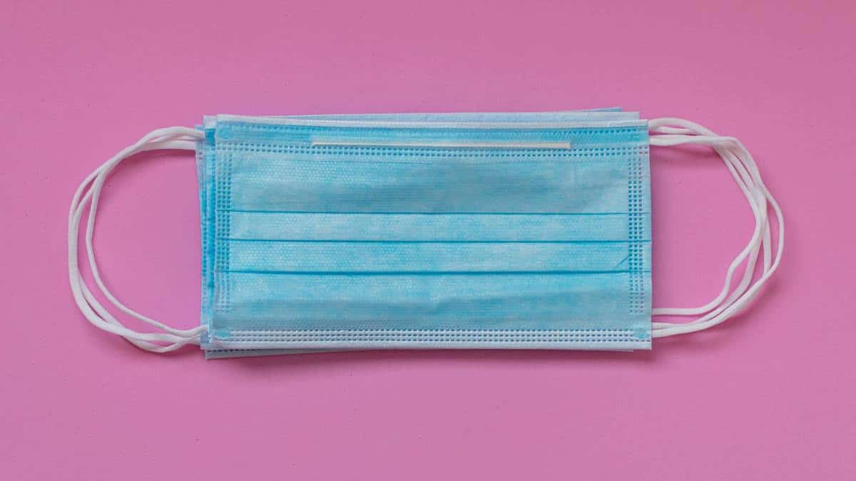 El uso del tapabocas en espacios cerrados estaría cerca de desaparecer