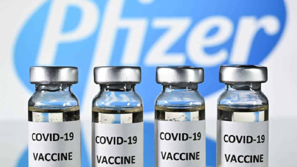 Pfizer-BioNTech anuncia que pedirá autorización para tercera dosis