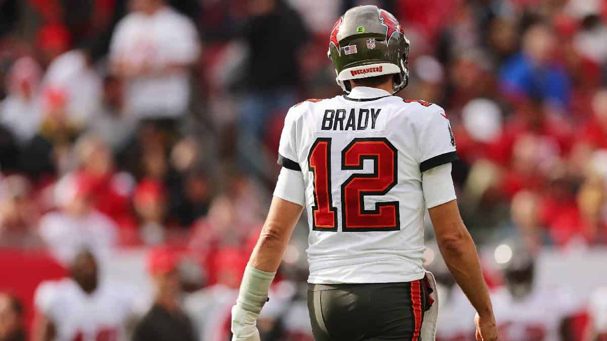 Tom Brady se retira del fútbol americano tras 22 años de carrera