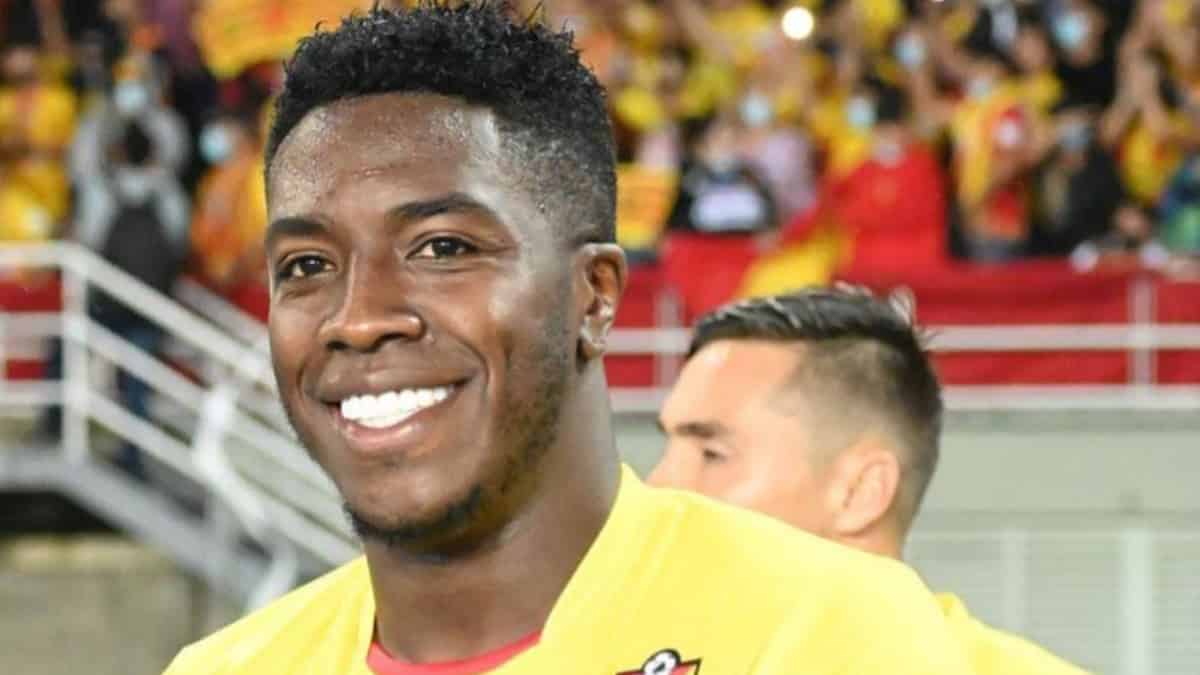 Trencito Valencia denuncia amenazas por saludar a jugadores de América