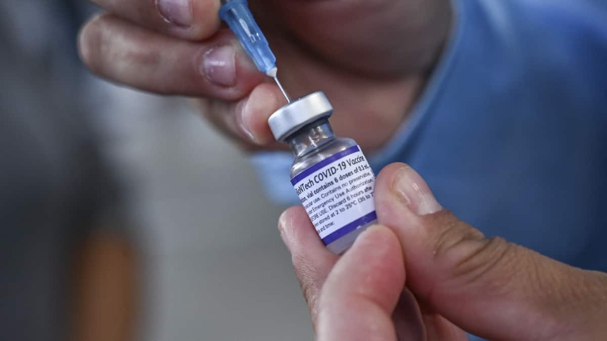 Expertos de EE.UU. aprueban tercera dosis de Pfizer para mayores de 65 años