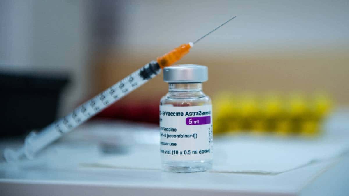 Vacuna anticovid de AstraZeneca es "segura y eficaz", confirma la EMA