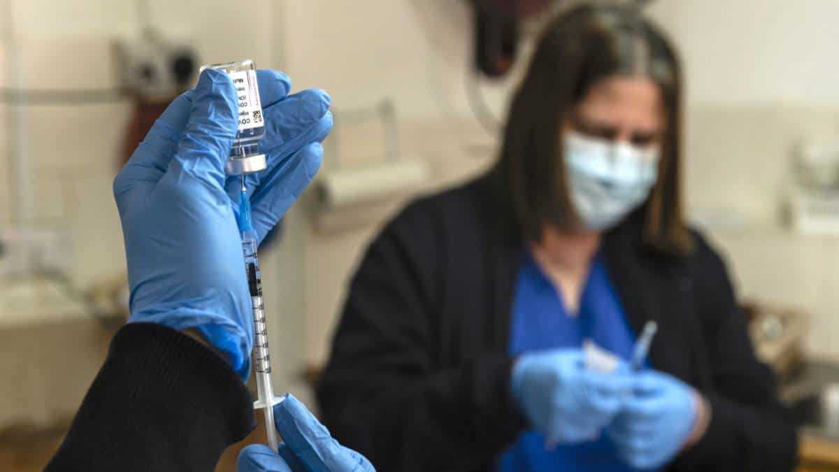 Los tres laboratorios que no venderán su vacuna anticovid a privados