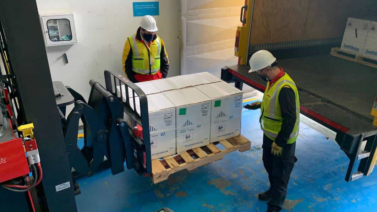 Colombia recibió 339.300 vacunas de Pfizer, que serán usadas para segundas dosis