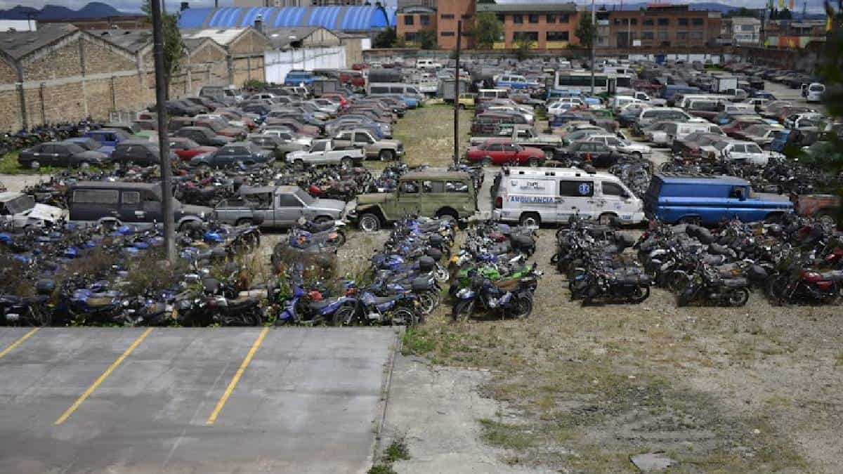 Distrito subastará como chatarra más de 500 vehículos abandonados