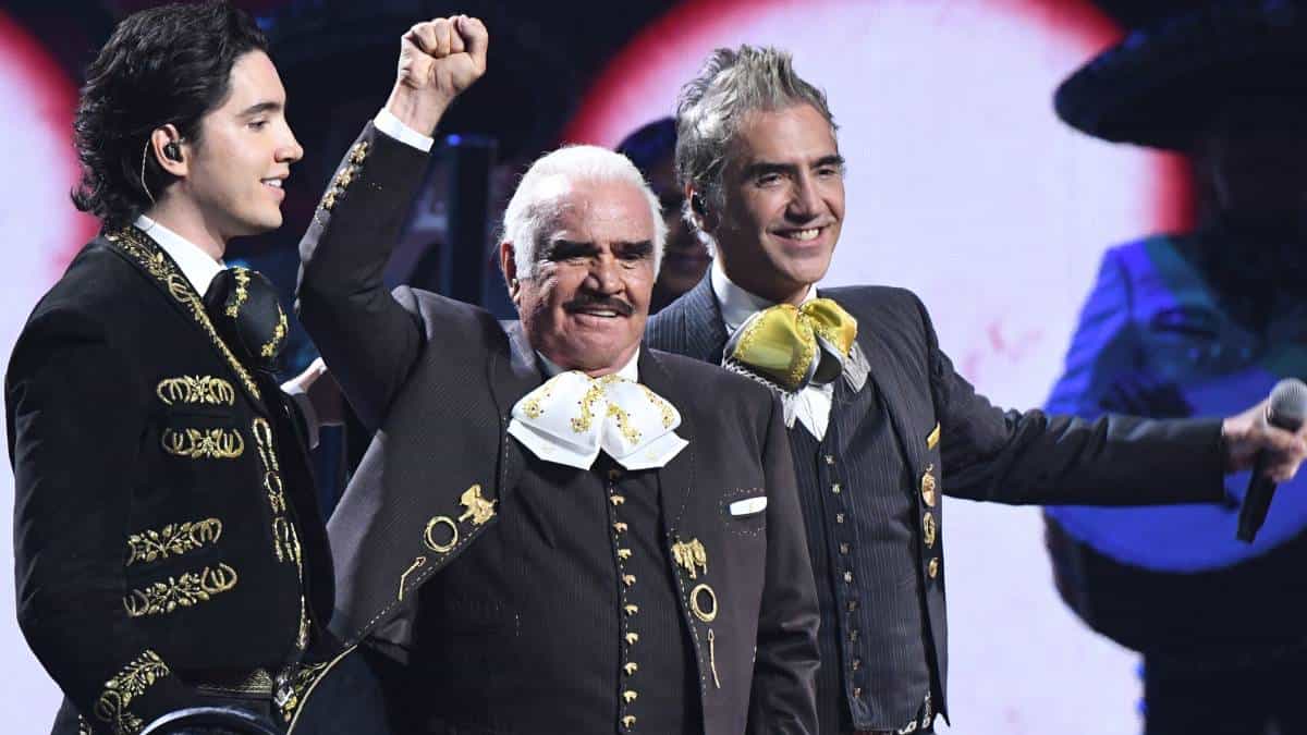 Hijo de Vicente Fernández revela detalles del estado de salud de su padre