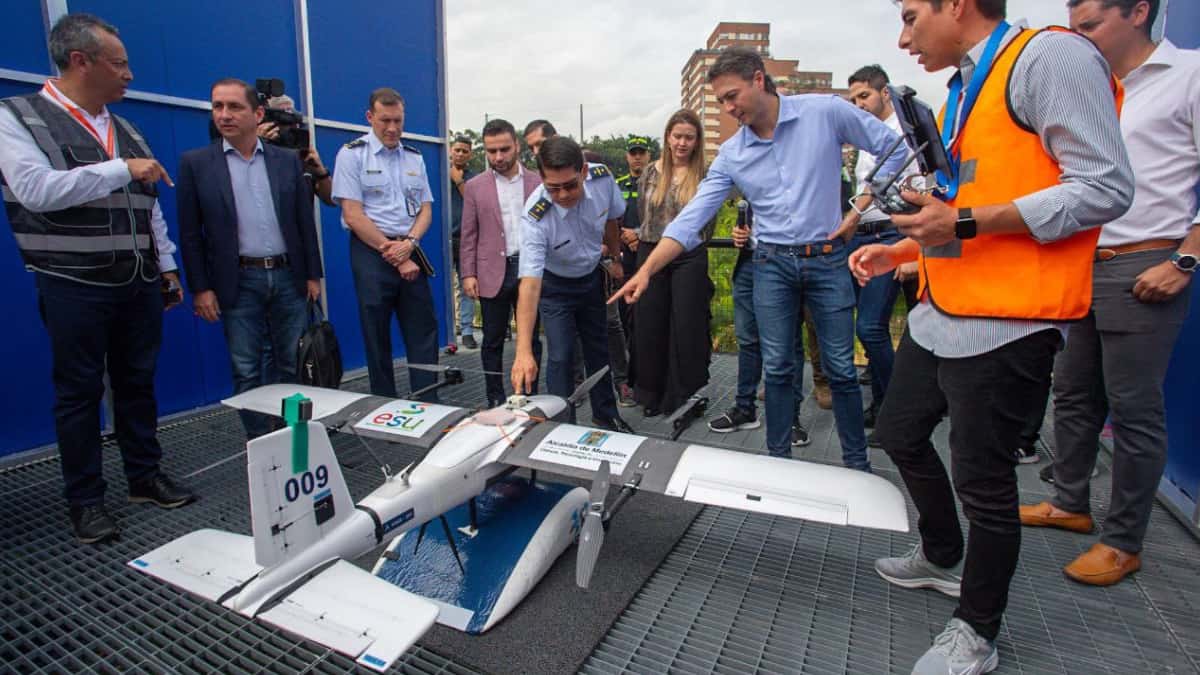 Video: primera autopista de drones sobre río Medellín