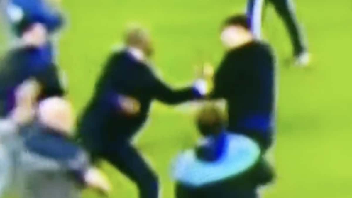 Patrick Vieira agredió y pateó a hincha del Everton