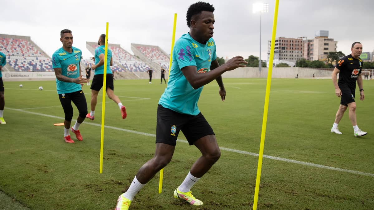 Brasil convocó a Vínicius Junior para reemplazar a Roberto Firmino