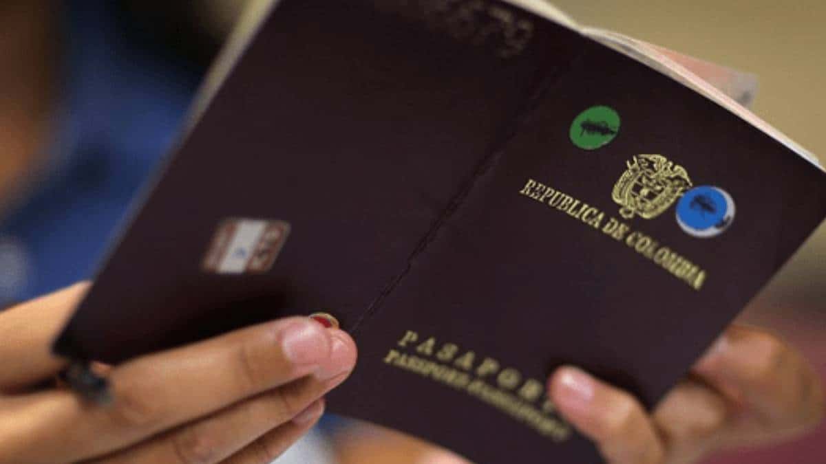 Imagen de referencia pasaporte de Colombia