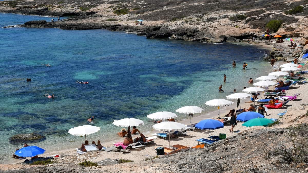 Visitantes locales salvan la temporada de turismo en Europa.