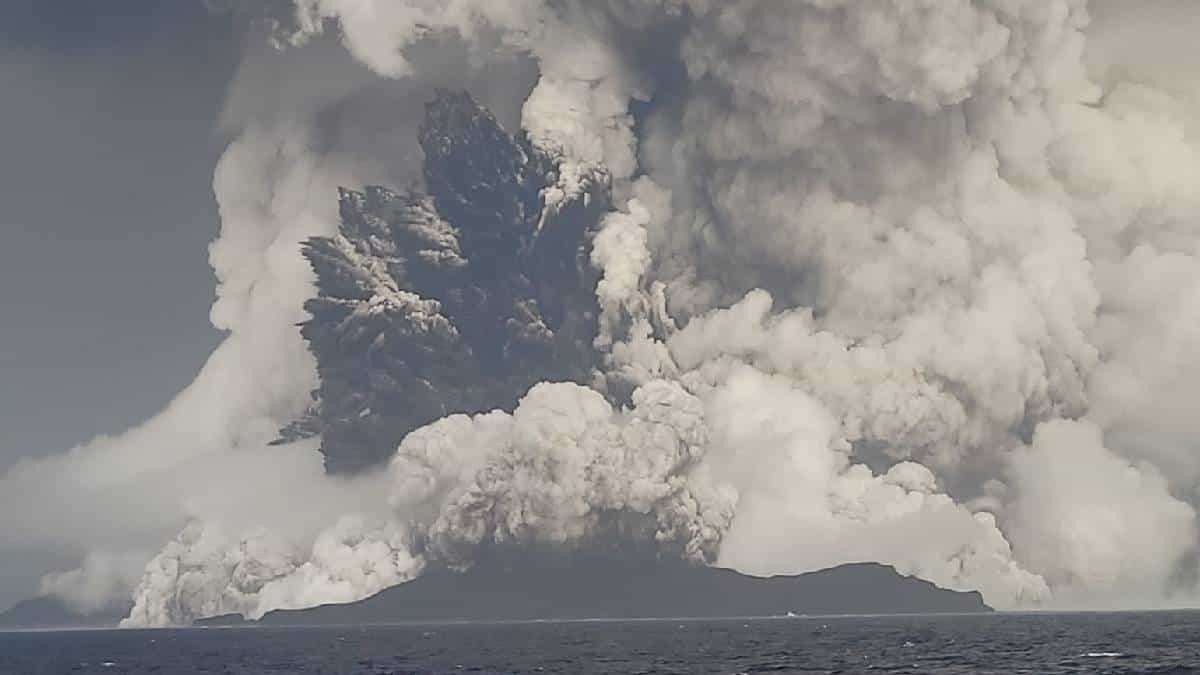 Volcán en Tonga fue 500 veces más fuerte que bomba de Hiroshima