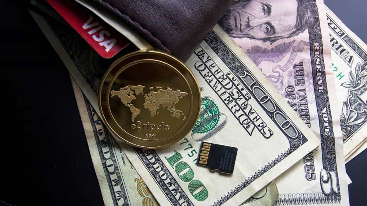 Wall Street cierra al alza porque disminuye el temor al covid-19