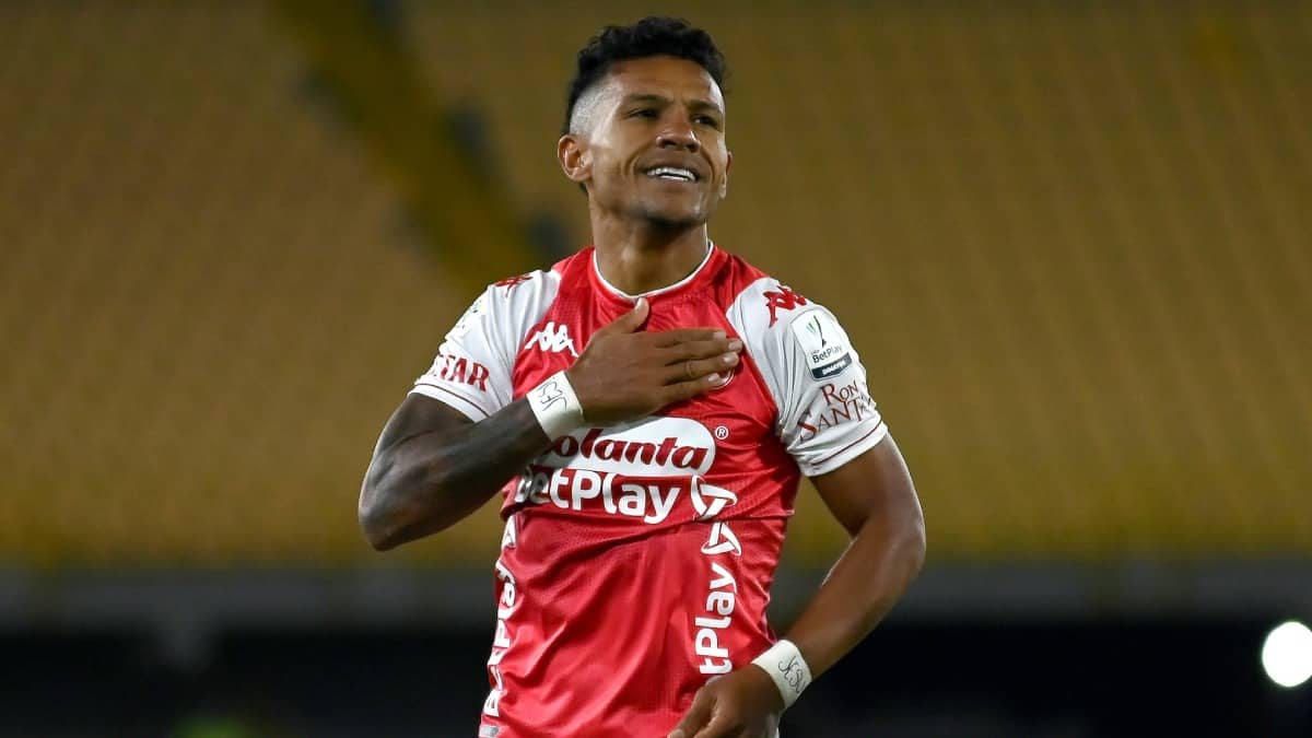Wilson Morelo celebrando un gol con Independiente Santa Fe