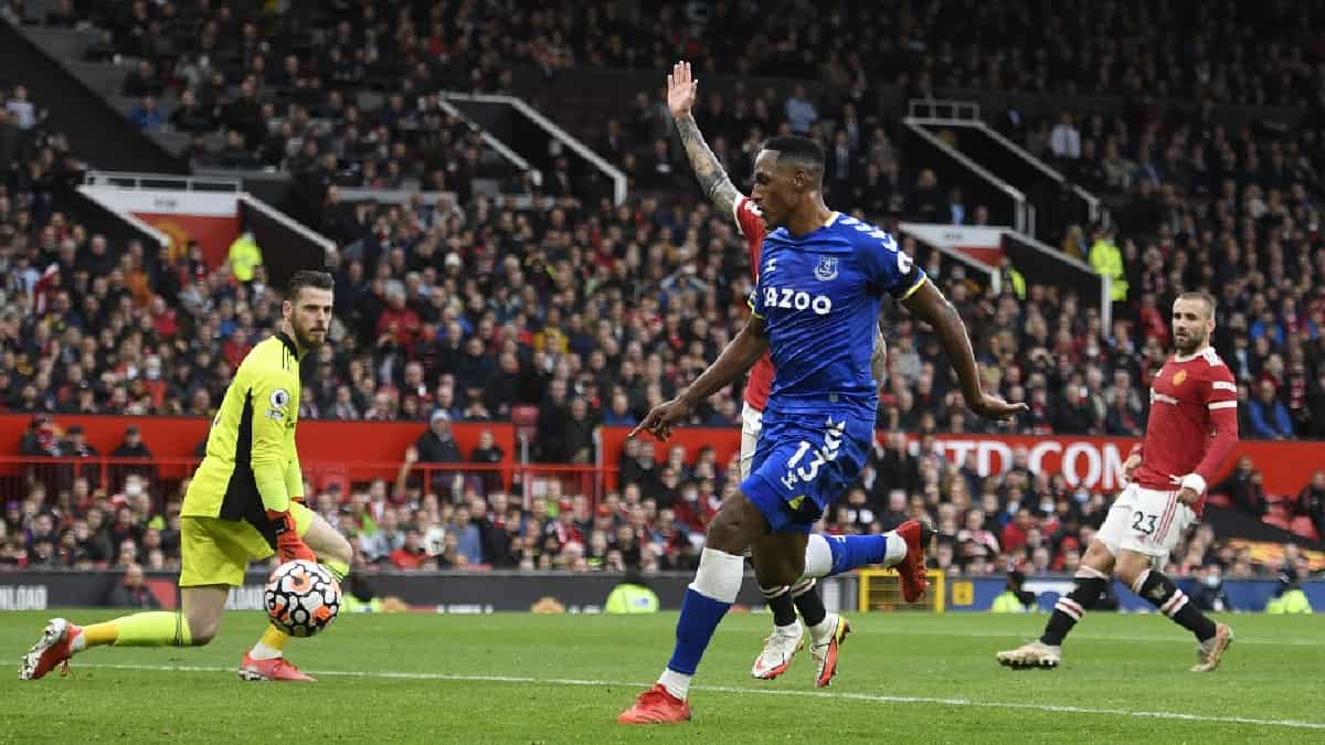 Foto: AFP. Yerry Mina fue titular en Everton