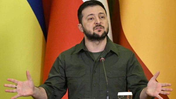 Ucrania denuncia ataques rusos durante tregua unilateral de Putin