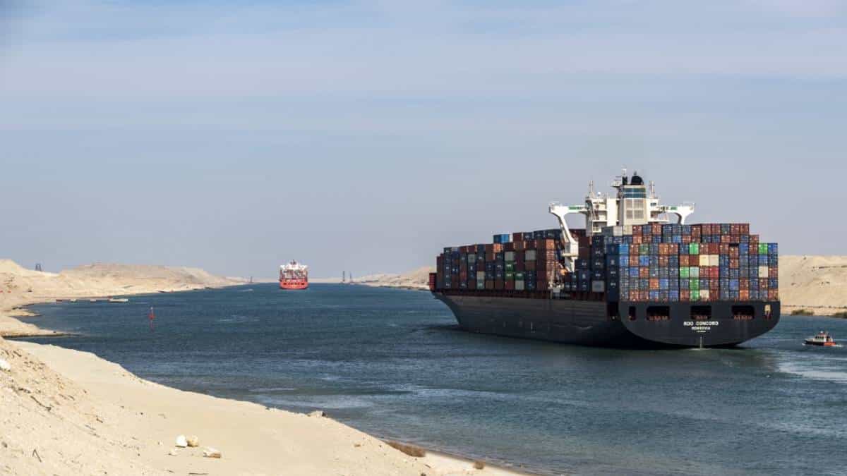 Conozca detalles del gigante portacontenedores que quedó bloqueado en el canal de Suez