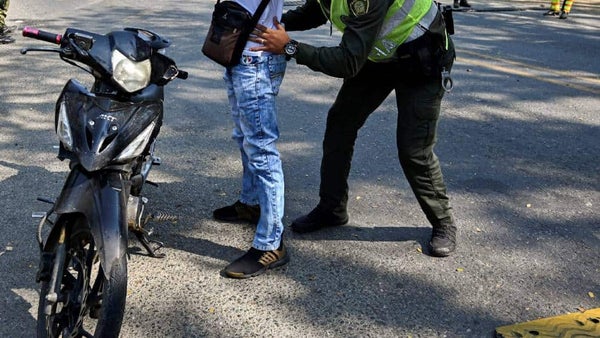 Dos jóvenes denuncian presunto abuso policial en Montelíbano, Córdoba
