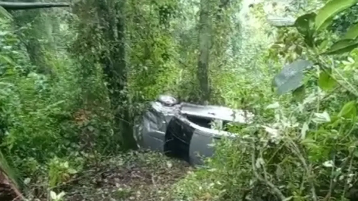 Carro con 4 pasajeros cayó al Salto del Tequendama