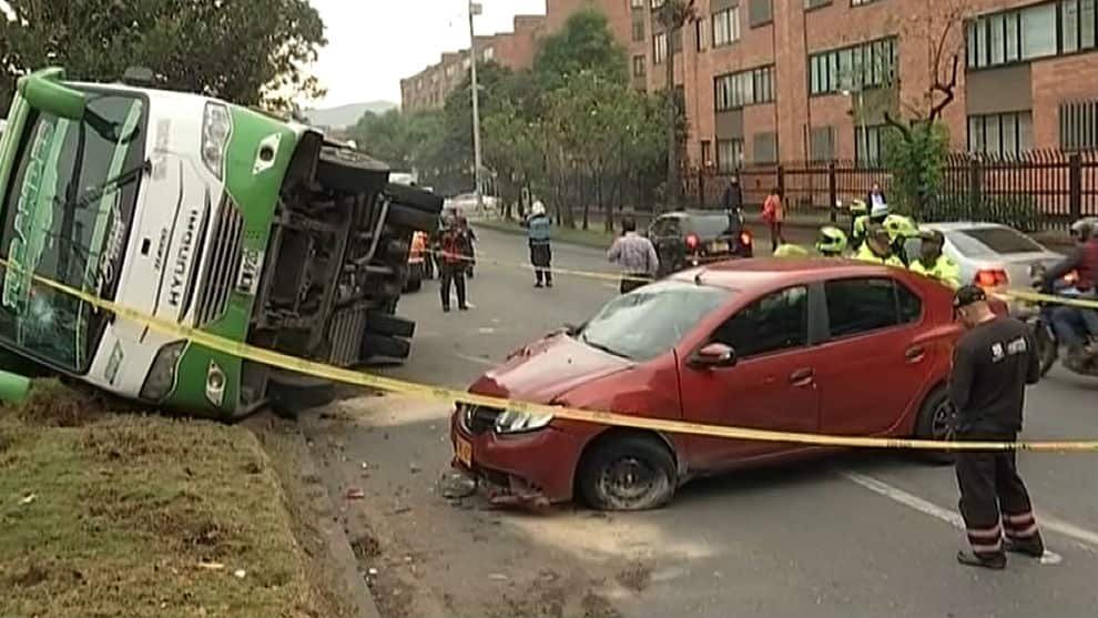 Nueve personas lesionadas deja volcamiento de un bus en el noroccidente ...